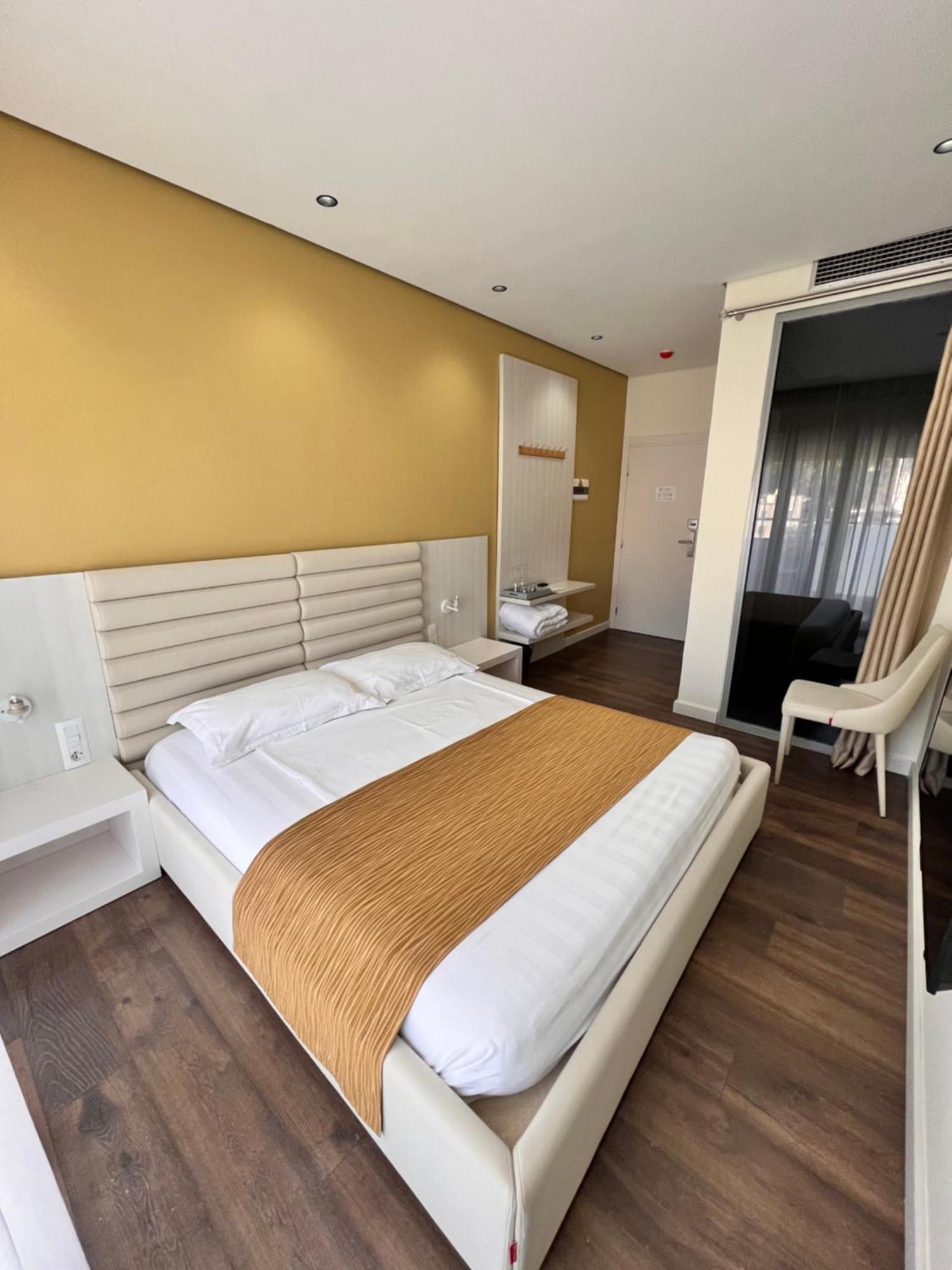 Maxi Room Vlorë Zimmer foto